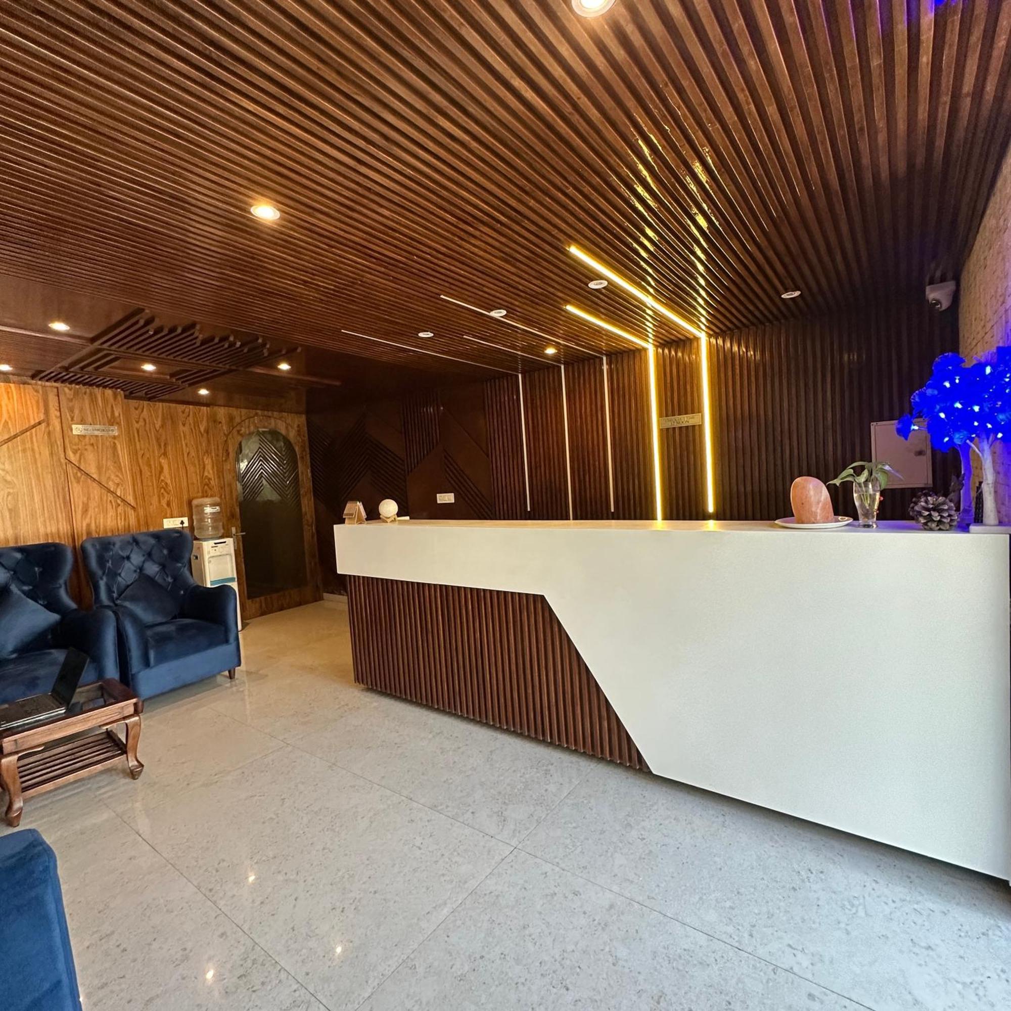 Hotel La Casca Experience Zirakpur Exterior foto